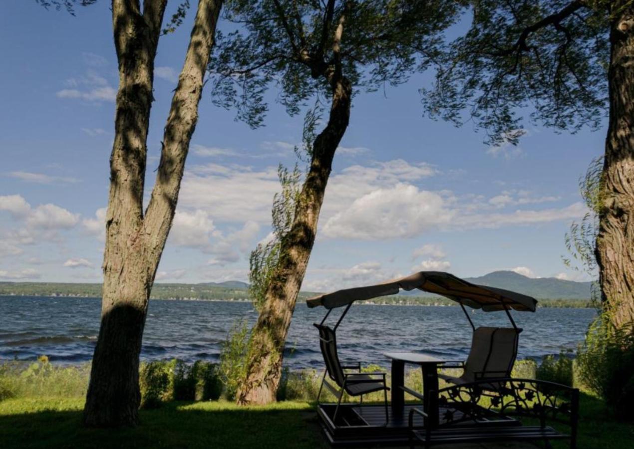 Magog Waterfront Condo ภายนอก รูปภาพ